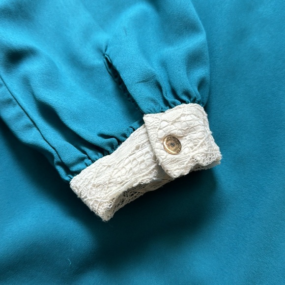Chloe K Lace Trim Shirt (Small) - Picture 4 of 5